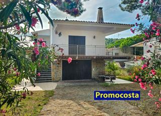 Chalet in Port - La Clota - Puig Sec. Amplia casa con 5 habitaciones y jardín privado