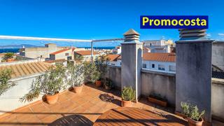 Appartamento in Nucli Antic. Ático-dúplex con vistas al mar en el casco antiguo