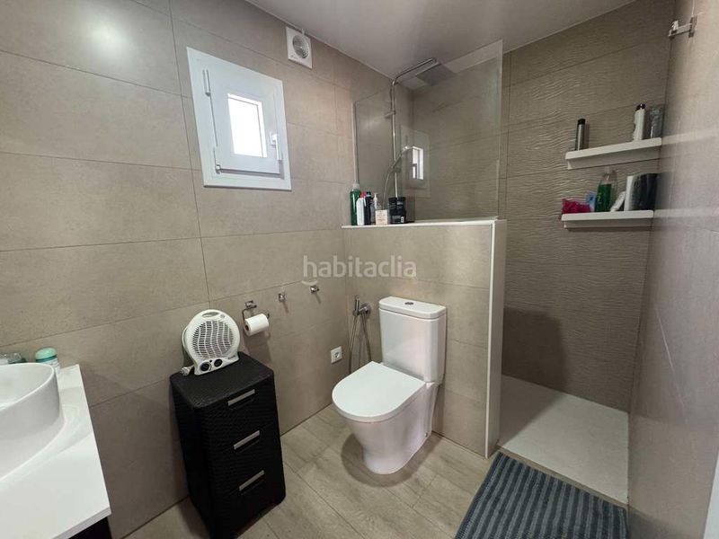 Foto f23b70b7-dba8-4e1c-a7be-c8b03e67a4b5. Casa aparellada amb aparcament piscina a Riells Escala (L´)