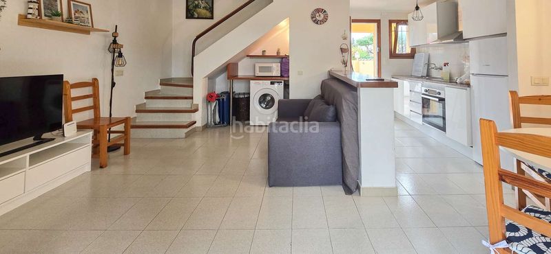 Foto 39bf78c7-8ae8-48a8-be68-6bd8b6d5a12f. Casa adossada amb aparcament piscina a Riells Escala (L´)