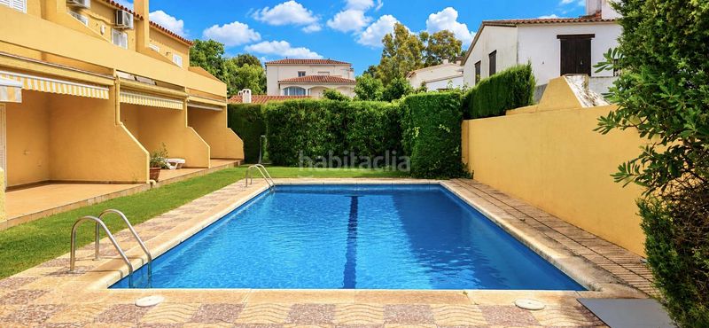 Foto d7782df6-481b-4563-b3ba-b58c413d0f2d. Casa adossada amb aparcament piscina a Riells Escala (L´)
