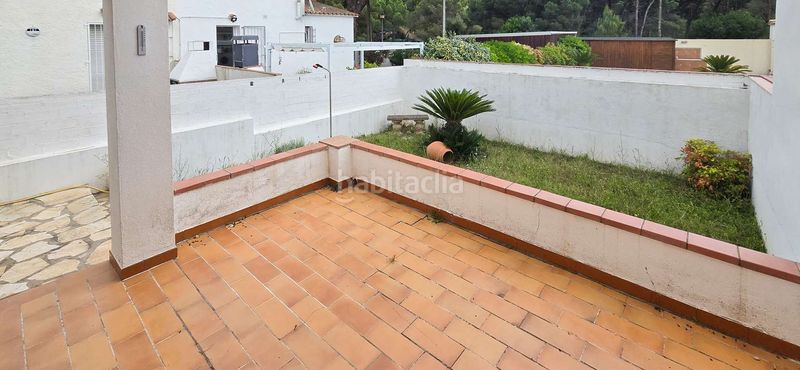 Foto 6c1b7938-dd29-43cf-8c24-e3c95d3dae3a. Casa adossada amb xemeneia aparcament a Montgó Escala (L´)