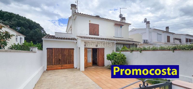 Foto 9a4ea455-a1a3-453b-89e7-0ce70c5f6286. Casa adossada amb xemeneia aparcament a Montgó Escala (L´)