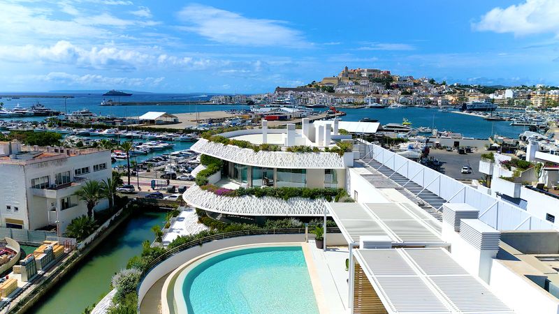 Foto e8fb9f80-4ce3-4465-9496-eb61a7ad8569. Etagenwohnung 593m<sup>2</sup> in passeig joan carles i 9 in Marina Botafoc-Talamanca Ibiza