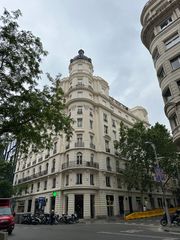 Pis a Travessera de Gràcia 23