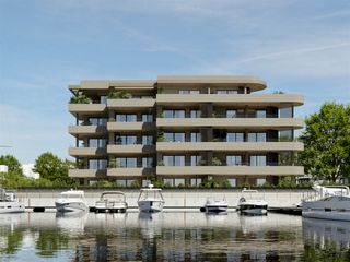 Pis a Carrer port joan 2. Planta baja con gran jardín