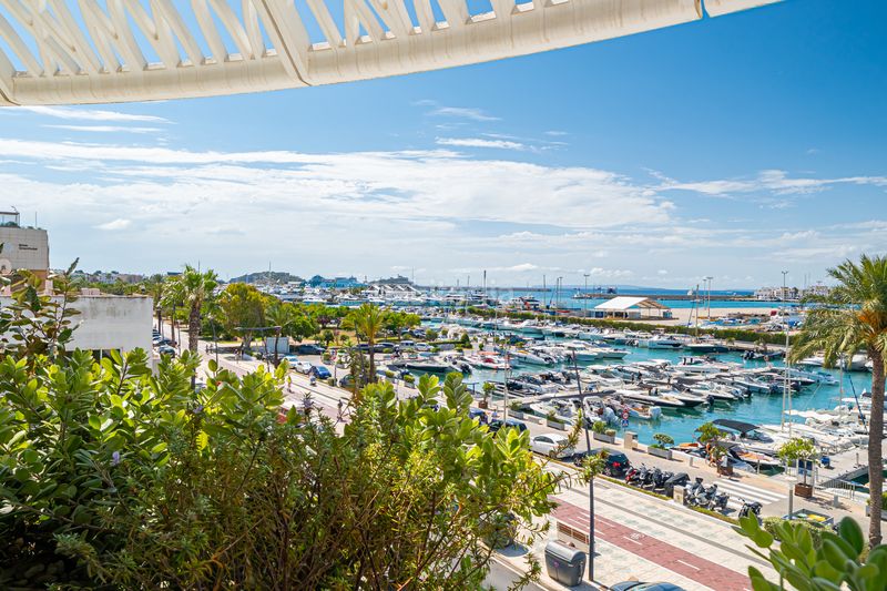 Foto 82d8fc18-2f42-4e1d-8add-866254dd1f2c. Etagenwohnung 593m<sup>2</sup> in passeig joan carles i 9 in Marina Botafoc-Talamanca Ibiza