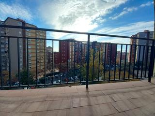 Piso  Carrer de la democràcia