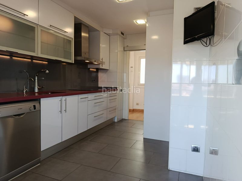 Foto b8a5270b-006d-4932-825d-72f4bf6eb16c. Piso en Morera Badalona