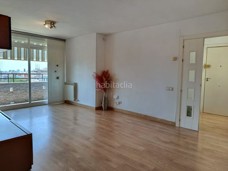Foto bea8d146-61eb-4d45-ba2e-b90f93cb06d3. Piso en Morera Badalona