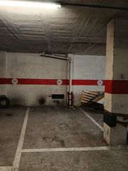 Autoparkplatz  Carrer de sant joan de la creu 68. Parquing para coche pequeño de facil acceso