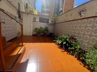 Pis  Carrer d'ausiàs marc. Atención! ideal inversión! planta baja en venta, edificio sin di