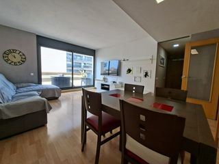 Ático  Carrer d'eduard marquina. Piso seminuevo a 3 minutos del paseo marítimo y parque ca l 'arn