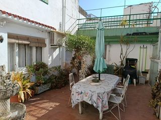 Casa adossada  Carrer de rubió i ors. Casa unifamiliar de 3 plantas en una de las zonas mas prestigios