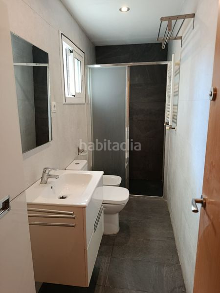 Foto 107a3484-c9ad-45ef-996f-7094f4f217b4. Casa adossada a Bonavista Badalona
