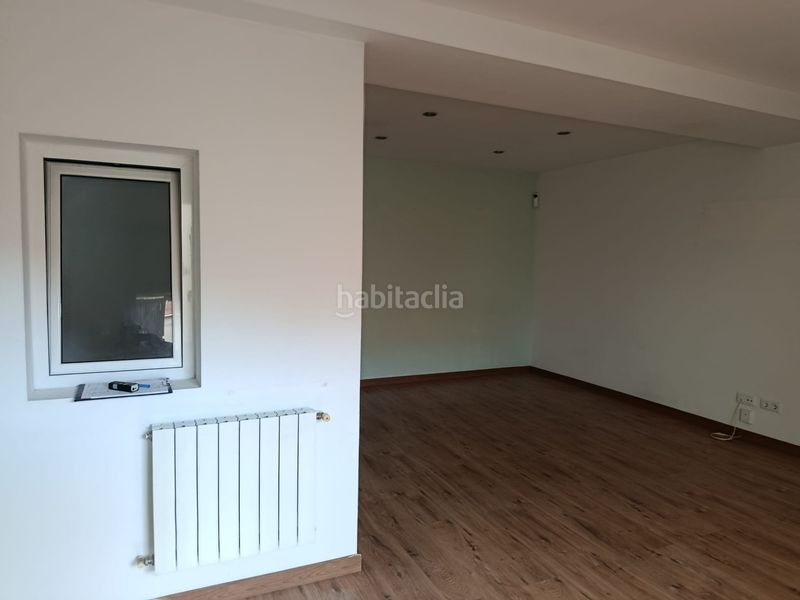 Foto c10504bf-a021-46d5-9902-a91831ad5630. Casa adossada a Bonavista Badalona