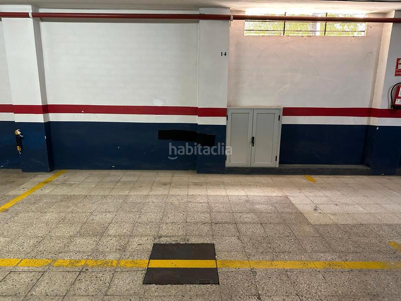 Foto dd1f1f21-1e46-49a8-b0ce-f14bf088e28d. Aparcament cotxe a Sant Crist Badalona