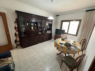 Appartamento  Carrer d'àngel guimerà. Piso de 3 habitaciones con ascensor en santo cristo!