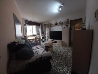 Etagenwohnung  Carrer john lennon. Fantastico piso en la zona de búfala!