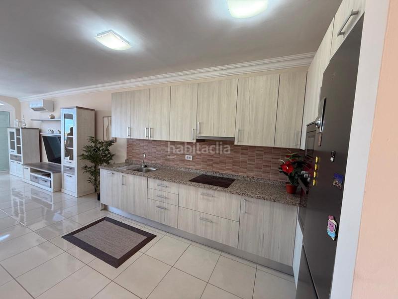 Foto c5d9bc4a-3bdc-46cb-8d89-e49ad03f5e8b. Zweistöckige wohnung mit parking pool in Los Cristianos Arona