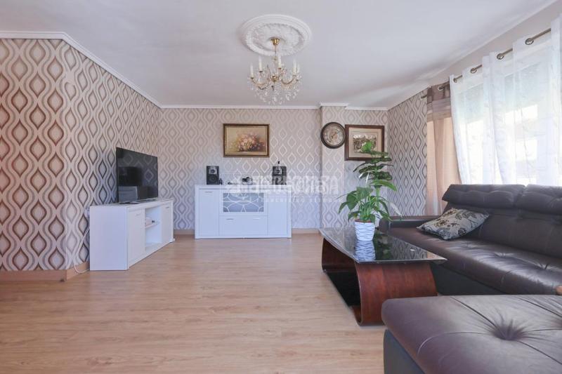 Foto d9104bde-e622-423f-a612-db6977981ade. Appartamento in Avenida de Abril-9 de Octubre Sagunt