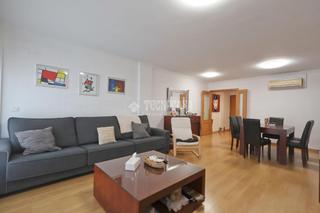 Pis a Avenida de Abril-9 de Octubre. Piso en venta en sagunto  puerto sagunto