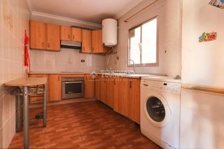 Pis a Avenida de Abril-9 de Octubre. Piso en venta en sagunto  puerto sagunto