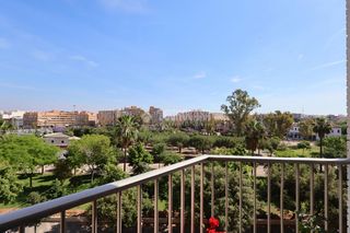 Pis a Avenida de Abril-9 de Octubre. Piso en venta en sagunto  puerto sagunto