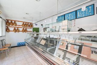 Local Comercial a Avenida de Abril-9 de Octubre