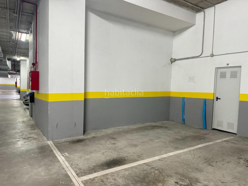 Foto 1238036d-bce9-45df-9870-54eb6d41dd11. Parking coche en mirador de la dehesa 2 parking trastero en Torrox