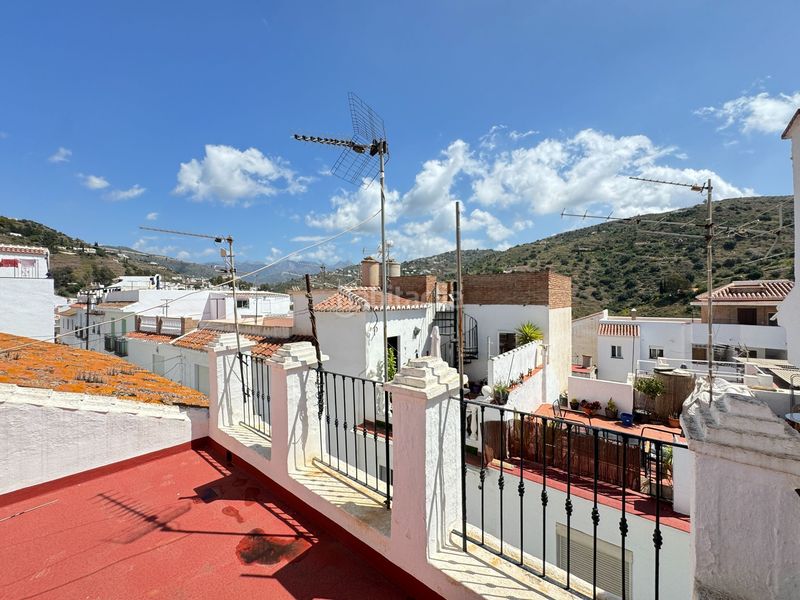 Foto de599c4b-7513-4085-8c15-8335e8f7ec2d. Masia a alta a Torrox pueblo Torrox