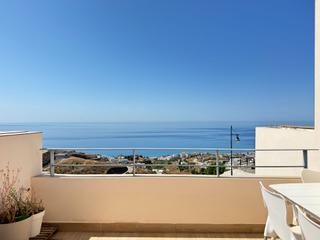 Maison jumelée à Los poetas. Chalet adosado en torrox costa