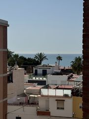 Pis a Levante. Piso de tres dormitorios en torre del mar