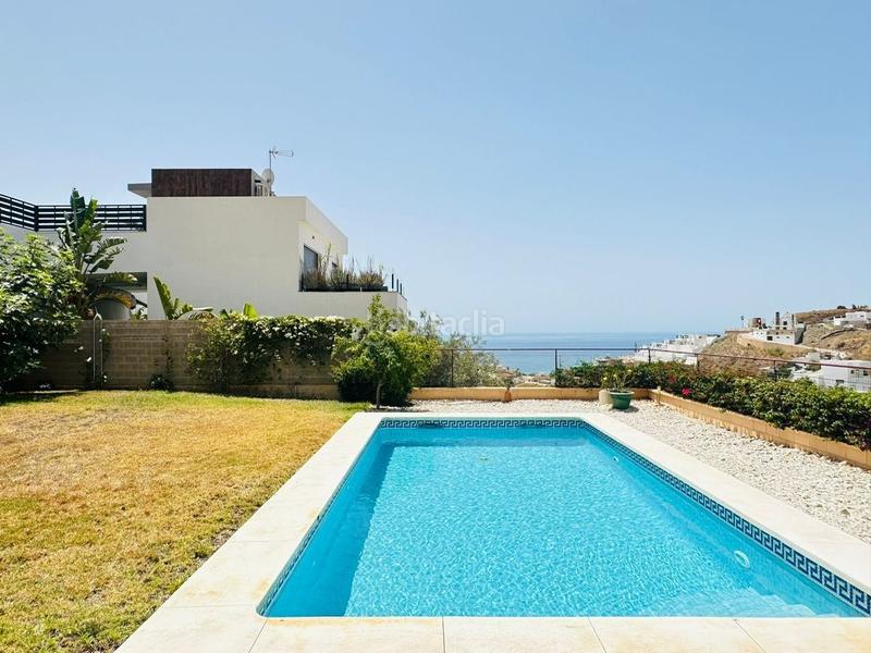 Foto 8bc2bfa6-51e6-4bf2-9a10-f267b8b14821. Xalet amb piscina a El Peñoncillo Torrox