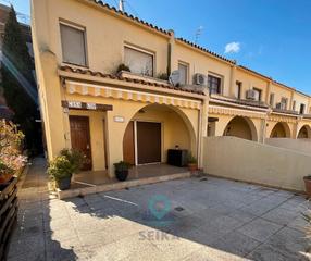 Casa aparellada  Carrer jaume pallarès. Casa pareada