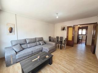 Pis a Villarcayo de Merindad de Castilla la Vieja. Piso en zona tranquila, amplio y muy luminoso con 3 habitaciones