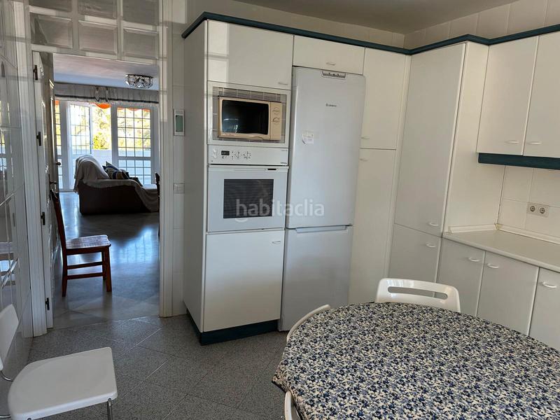 Foto 3c678957-e5cd-4947-bd97-e600b654c218. Casa adossada a paseo marítimo 51 a El Puerto Roquetas de Mar