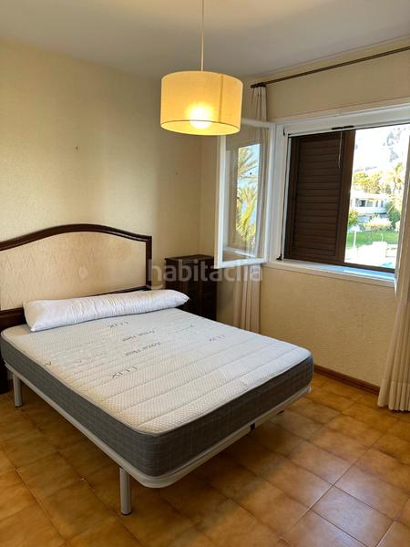 Foto 3f5f56a4-7f6d-4ef3-97cf-3a31b569da4a. Casa adossada a paseo marítimo 51 a El Puerto Roquetas de Mar