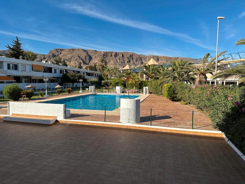 Foto 427374b1-ac2a-4f7a-9510-e416c3b1826e. Casa adossada a paseo marítimo 51 a El Puerto Roquetas de Mar