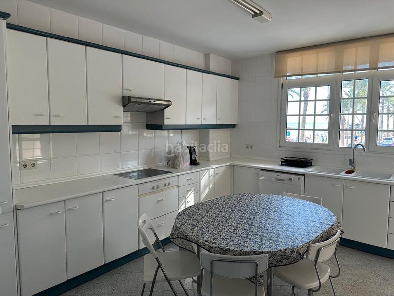 Foto 75204481-d661-4cb0-9d5e-d28eb9d1d64e. Casa adossada a paseo marítimo 51 a El Puerto Roquetas de Mar