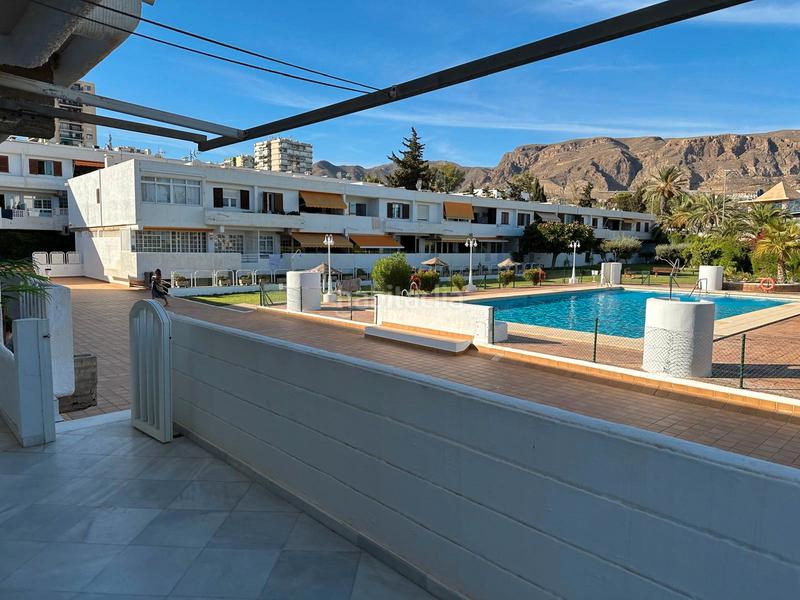 Foto 94cae5da-3cce-4d89-852b-c4e4d35f6c95. Casa adossada a paseo marítimo 51 a El Puerto Roquetas de Mar