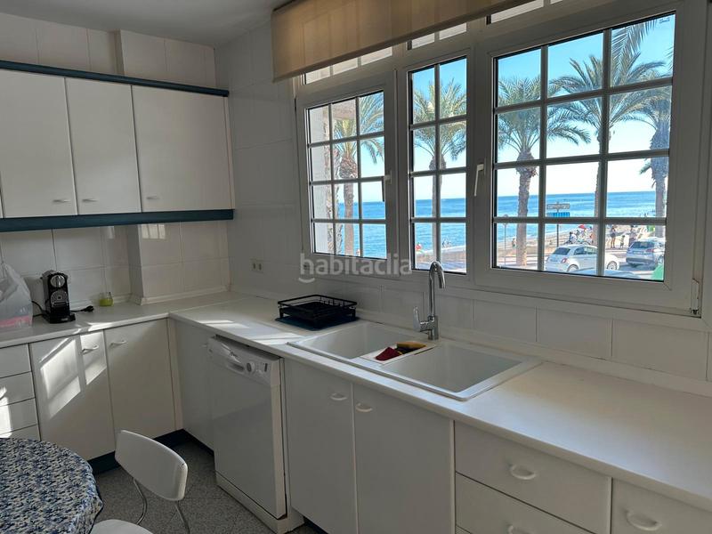 Foto ac623e99-e8d5-40c6-8b60-9c8862f04066. Casa adossada a paseo marítimo 51 a El Puerto Roquetas de Mar