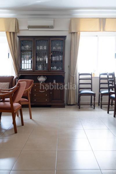 Foto e17bbdaf-577b-45b8-bf31-f16489c0df0a. Piso excelente piso en la calle melchor almagro en Granada