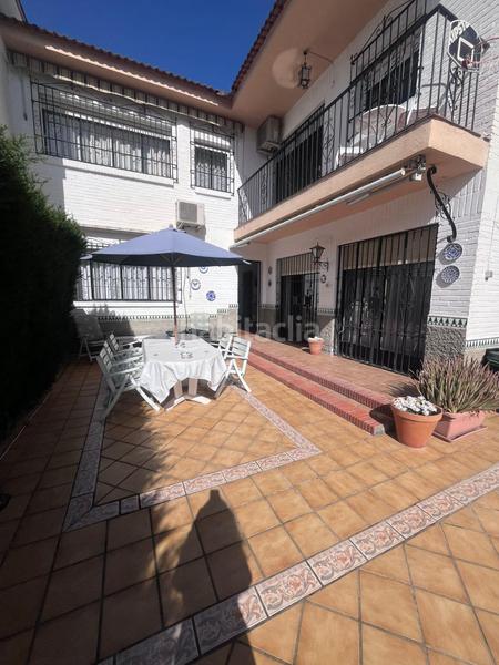 Foto 2d74f010-3ebc-44b0-a65e-cc7615090363. Casa amb piscina a Albolote