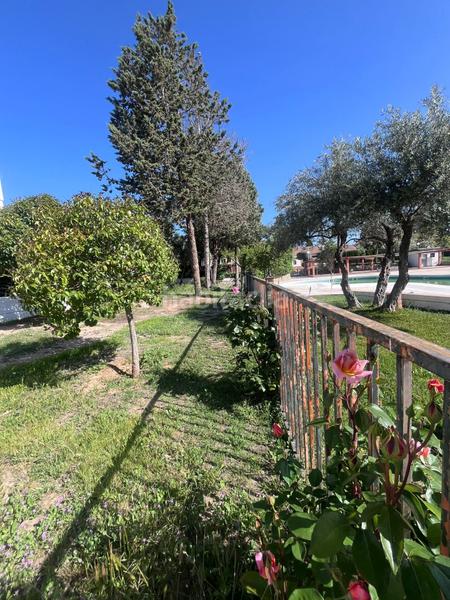 Foto d24812ea-9cd9-4bbe-8a10-1b84c0451991. Casa amb piscina a Albolote