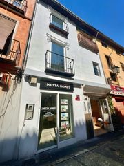 Lloguer Local Comercial a Calle elvira 30. Precioso edificio en plena calle elvira, oportunidad única!