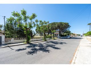 Wohngrundstück in Calle formentera de 23. Espacio, privacidad y una nueva oportunidad de construir en miam