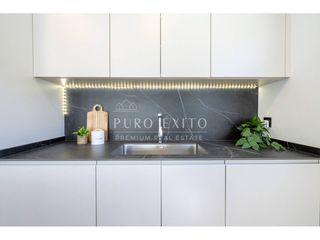 Casa  Calle paul gaugin. Piscina privada, jardín y obra reciente en la llosa