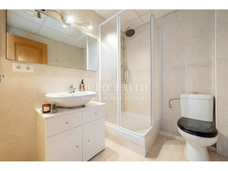 Foto 374c5c4b-4ce9-45b7-9951-d501a55f44b9. Casa amb aparcament piscina a Centre Miami Platja