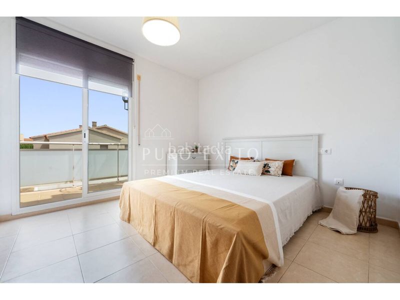 Foto bc7e705d-2f20-4699-8493-d00df5841baa. Casa amb aparcament piscina a Centre Miami Platja